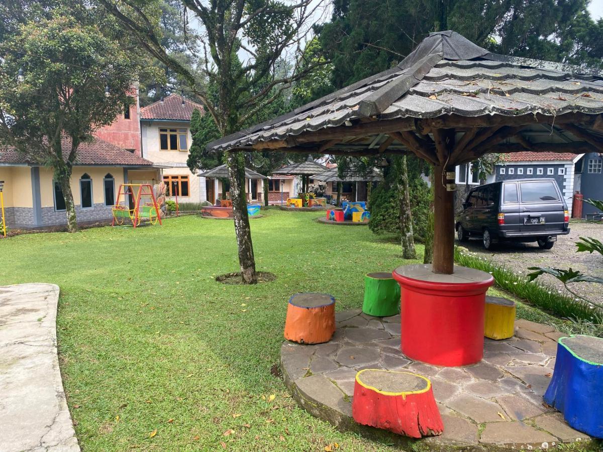 Hotel Puspa Sari Desa Desa Ciater Exteriör bild
