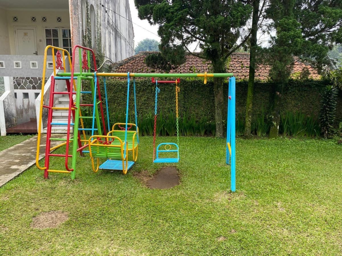 Hotel Puspa Sari Desa Desa Ciater Exteriör bild
