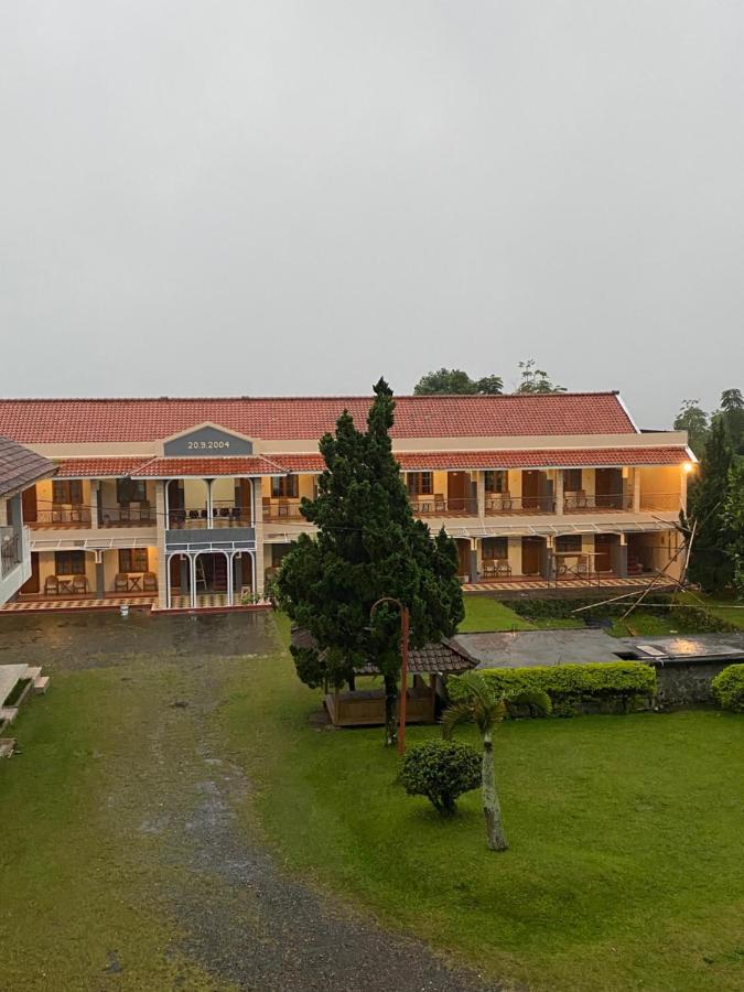 Hotel Puspa Sari Desa Desa Ciater Exteriör bild
