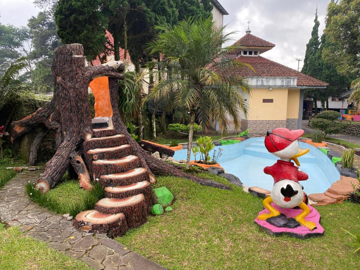 Hotel Puspa Sari Desa Desa Ciater Exteriör bild