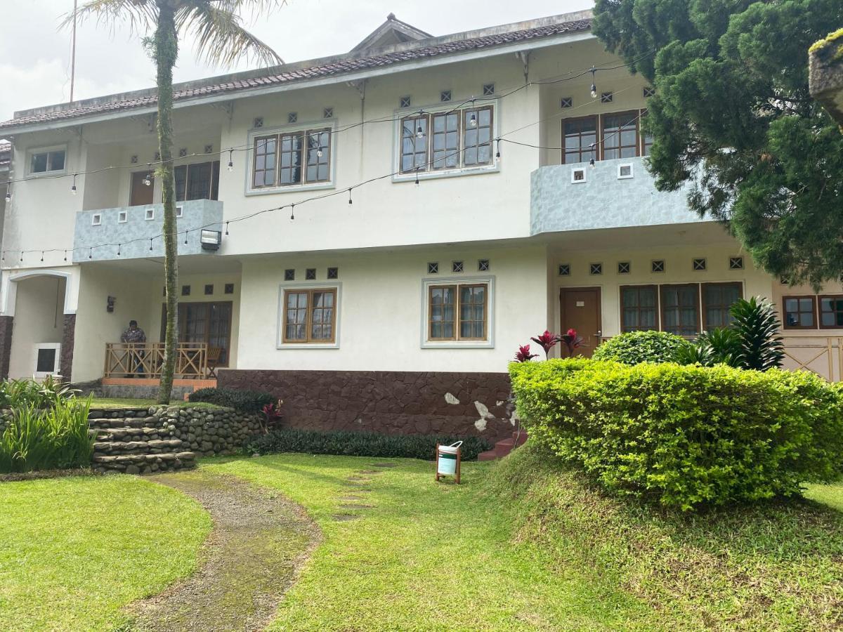 Hotel Puspa Sari Desa Desa Ciater Exteriör bild