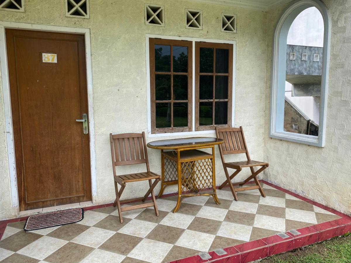 Hotel Puspa Sari Desa Desa Ciater Exteriör bild