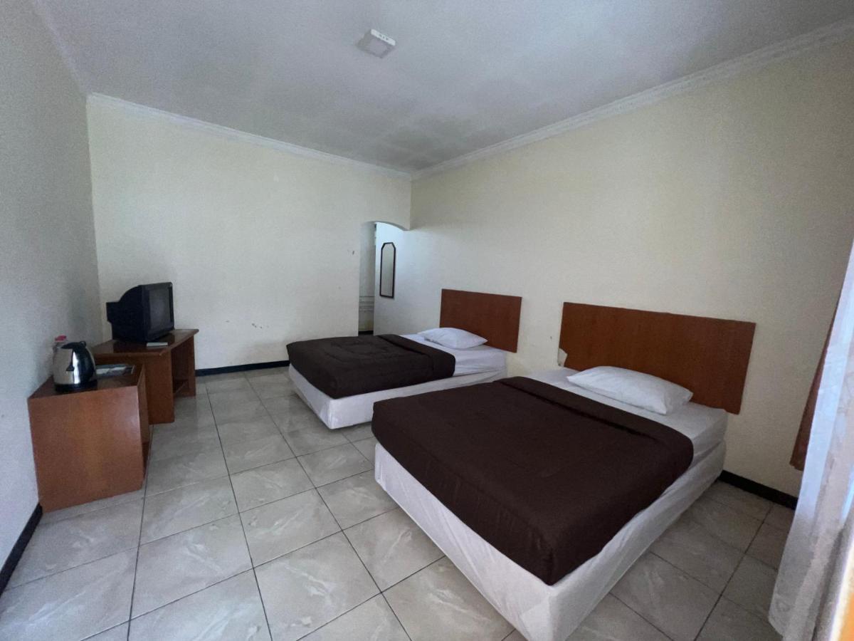 Hotel Puspa Sari Desa Desa Ciater Exteriör bild