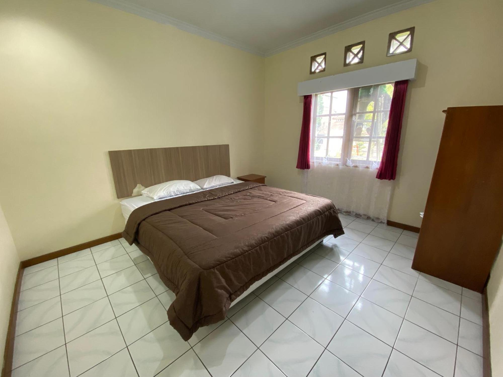 Hotel Puspa Sari Desa Desa Ciater Exteriör bild