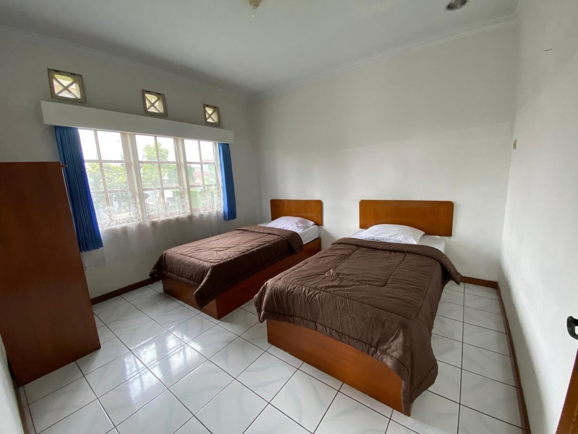 Hotel Puspa Sari Desa Desa Ciater Exteriör bild